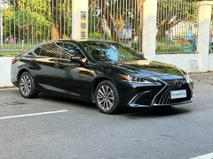 Lexus ES 300h Excellence Edition - photo 3
