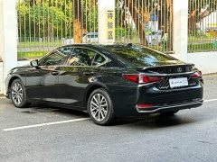 Lexus ES 300h Excellence Edition - photo 6