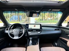 Lexus ES 300h Excellence Edition - photo 9