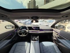 BMW i5 eDrive 35L Premium M Sport Package - ფოტო 8