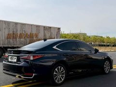 Lexus ES 300h Excellence - ფოტო 7