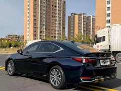Lexus ES 300h Excellence - ფოტო 9
