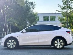 Tesla Model Y Standard Range RWD - ფოტო 9