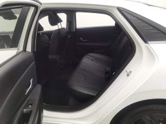 Hyundai Elantra 1.5L CVT Luxury - ფოტო 15