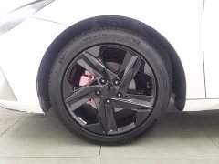 Hyundai Elantra 1.5L CVT Luxury - ფოტო 17