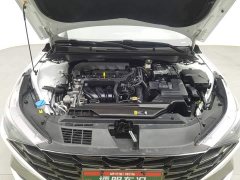 Hyundai Elantra 1.5L CVT Luxury - ფოტო 6