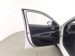Hyundai Elantra 1.5L CVT Luxury - ფოტო 8