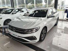 Volkswagen Bora 200TSI DSG Comfort Navigation Edition - photo 1