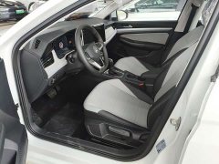 Volkswagen Bora 200TSI DSG Comfort Navigation Edition - photo 4