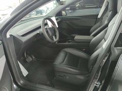 Tesla Model Y Rear-Wheel Drive - ფოტო 4