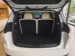 Li Auto i8 Standard Edition - ფოტო 6