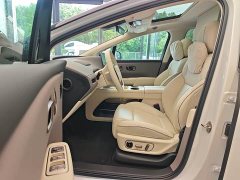 Li Auto i8 Standard Edition - ფოტო 9
