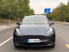 Tesla Model Y Rear-Wheel Drive - ფოტო 2