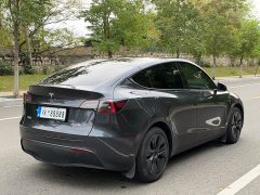 Tesla Model Y Rear-Wheel Drive - ფოტო 7