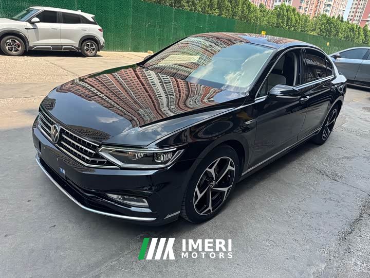Volkswagen Magotan 200Anniversary Edition 330TSI DSGLuxury Version