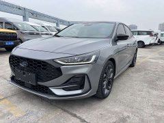 Ford Focus Sedan EcoBoost 180 Automatic ST Line - ფოტო 1