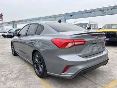 Ford Focus Sedan EcoBoost 180 Automatic ST Line - ფოტო 2