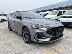 Ford Focus Sedan EcoBoost 180 Automatic ST Line - ფოტო 5