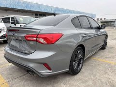 Ford Focus Sedan EcoBoost 180 Automatic ST Line - ფოტო 8