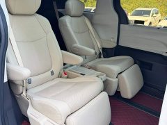 Toyota Sienna 2.5L Hybrid Premium Edition - ფოტო 9