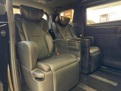 Toyota Alphard Hybrid 2.5L Premium Gold Edition - ფოტო 10