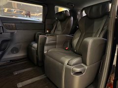 Toyota Alphard Hybrid 2.5L Premium Gold Edition - ფოტო 12