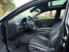 Toyota Avalon Hybrid 2.5L XLE Premium - ფოტო 3