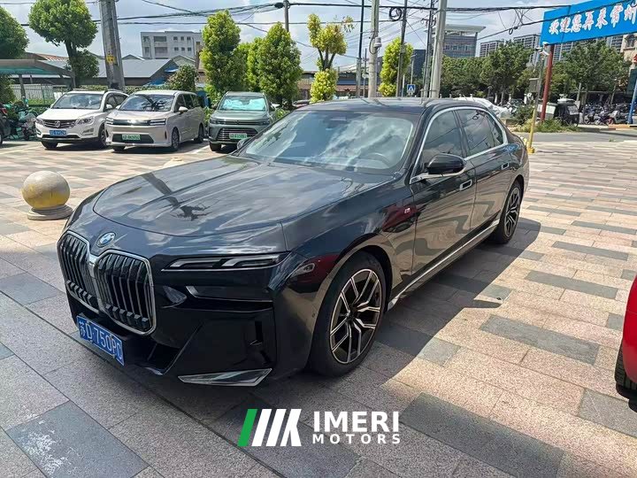 BMW 7 Series 735Li M Sport Package - ავტომობილი ჩინეთიდან