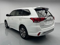 Mitsubishi Outlander Facelift 2.0L FWD Comfort 5-Seater - ფოტო 17