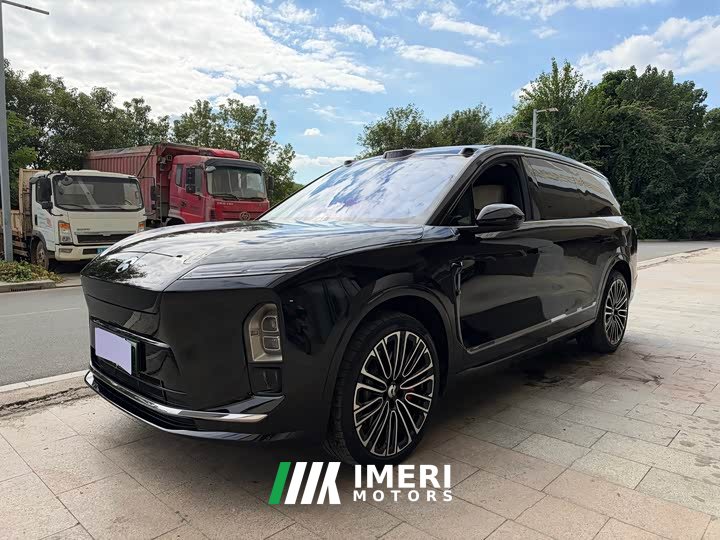 NIO ES8 Six-Seat Executive Signature Edition
