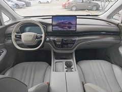 SAIC Rong Wei iMAX8 New Energy 1.5T DMH Land Respect Luxury Edition - ფოტო 9