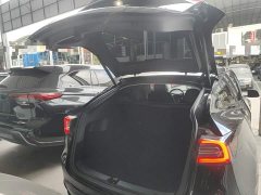 Tesla Model Y Standard Range RWD - фото 18