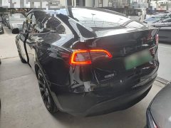 Tesla Model Y Standard Range RWD - фото 4