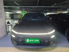 Tesla Model Y L Long Range All-Wheel Drive - ფოტო 2