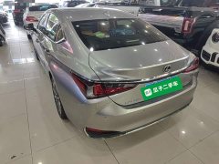 Lexus ES 260 Excellence Edition - ფოტო 4