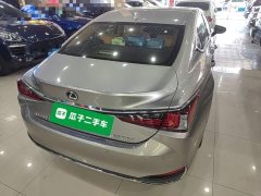 Lexus ES 260 Excellence Edition - ფოტო 6