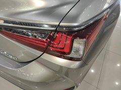 Lexus ES 260 Excellence Edition - ფოტო 7