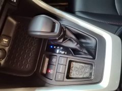 Toyota RAV4 2.0L CVT FWD Urban Edition - ფოტო 13