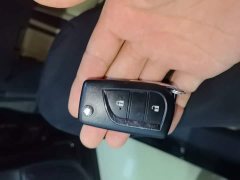 Toyota RAV4 2.0L CVT FWD Urban Edition - ფოტო 8