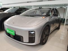 Li Auto i8 Standard Edition - ფოტო 1