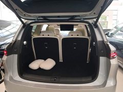 Li Auto i8 Standard Edition - ფოტო 14