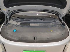 Li Auto i8 Standard Edition - ფოტო 15