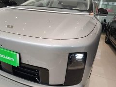 Li Auto i8 Standard Edition - ფოტო 17