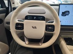 Li Auto i8 Standard Edition - ფოტო 6