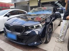 BMW 5 Series 530Li Premier M Sport Package - ფოტო 1