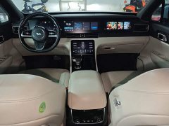 Li Auto ONE Extended Range 6-Seater - ფოტო 13