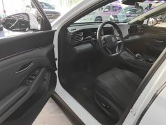 BYD Qin L DM-i Smart Drive Edition 120KM Superior - ფოტო 15