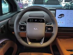 Li Auto i8 Standard Edition - ფოტო 10
