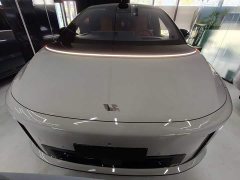 Li Auto i8 Standard Edition - ფოტო 2