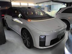 Li Auto i8 Standard Edition - ფოტო 3